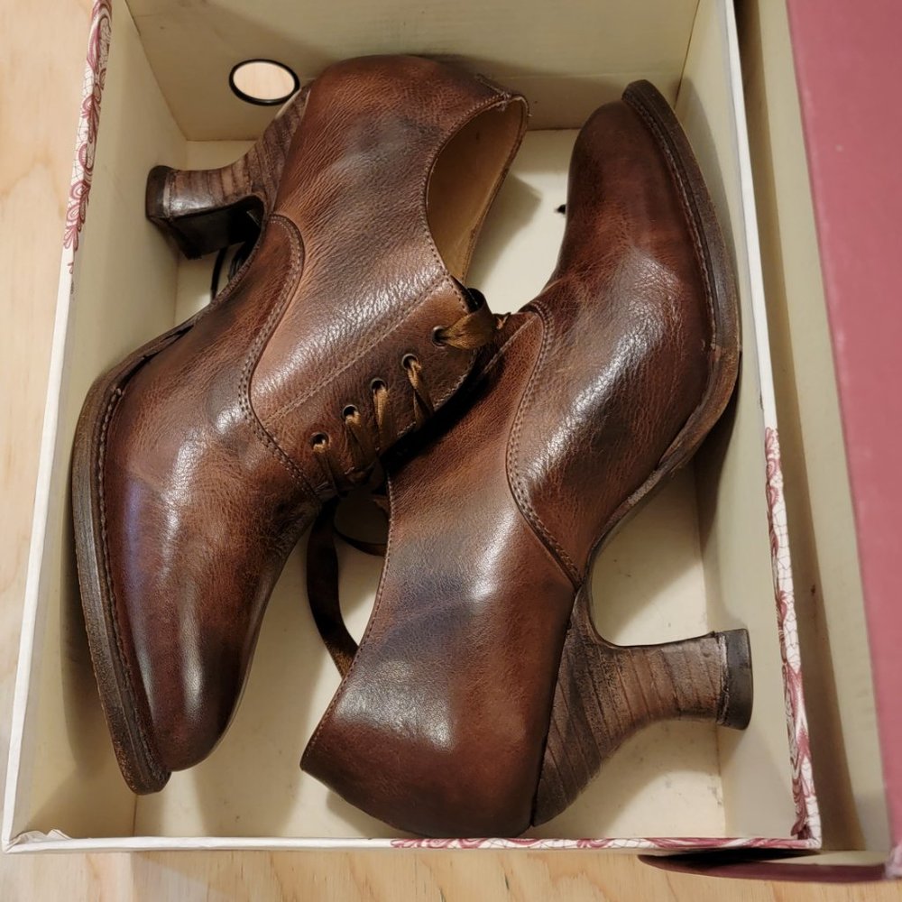 Vintage Leather Heels (New) - Picture 7 of 7